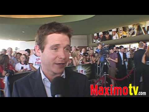 www.maximotv.com Kevin Connolly (Entourage) at the 2009 NHL AWARDS at the Palms in Las VegasJune 18, 2009. Interview by Amanda Vanderpool Follow us on twitter.com ***Video B-Roll is available for licensing*** The viewing of this clip by website visitors is only permissible for personal use; copying, commercial use, distribution, additional use or transfer is expressly prohibited. Â© Ricomix Productions / Maximo TVâ¢ / maximotv.com