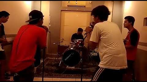 superman is dead - punk hari ini ( cover by nocturnalgrup )