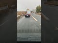 【アオリ運転に我慢して‥】大変ですね　トラックの運転手さん　どんだけスピード上げでも　ついてくる