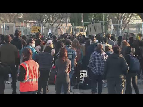 RAW: Brooklyn Center demonstrations for Daunte Wright 4-16-2021