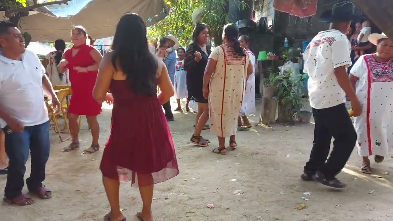 así se baila en Santa maría zacatepec