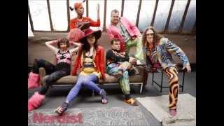 Weird Al - Tacky with pictures