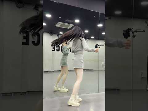 Dancing to "The Wind Rises" (起风了) 🍃 So Healing... ✨