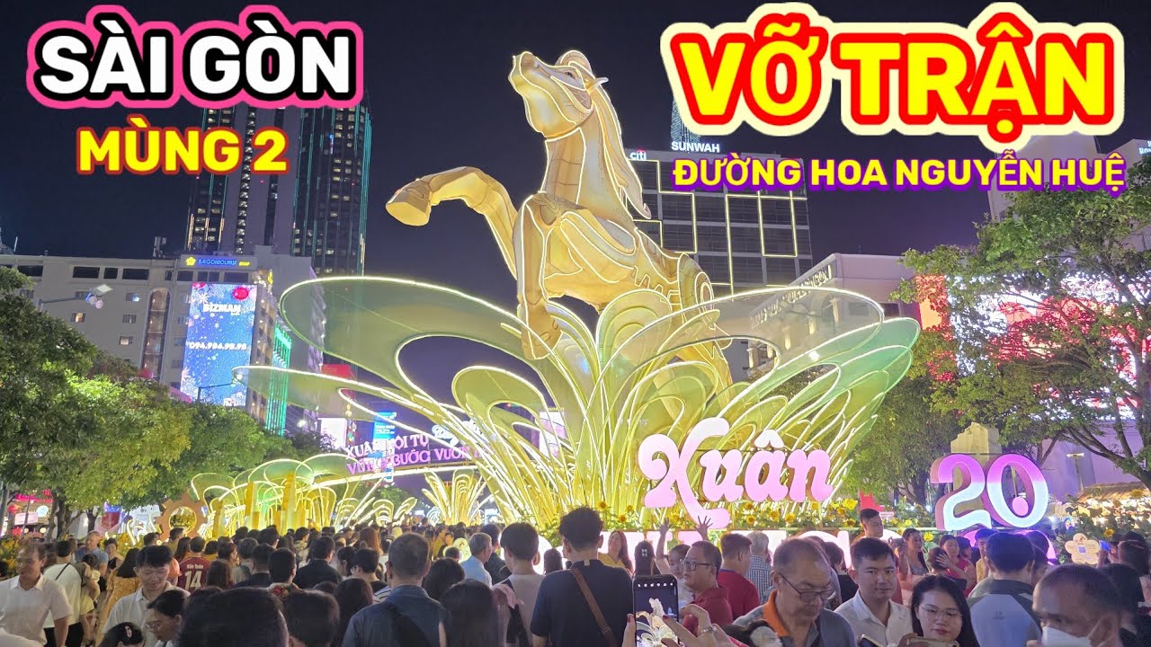 ĐƯỜNG HOA NGUYỄN HUỆ TIẾP TỤC VỠ TRẬN - HÀNG VẠN NGƯỜI CHEN CHÚC VÀO XEM || Nick Nguyen