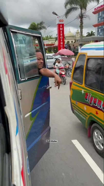 Pintu Selalu Terbuka || Kenek Bus Gunung Bikin Jantungan #Shorts