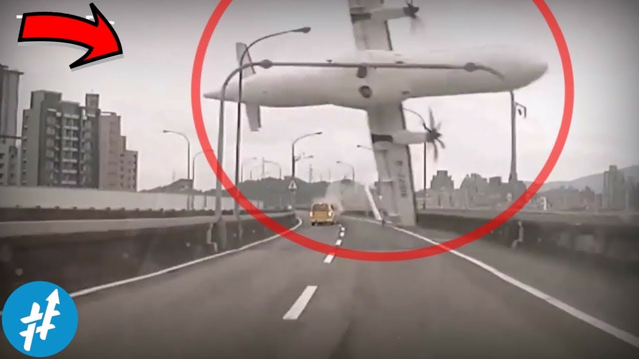  Pesawat Oleng  Ditengah Kota 5 Video Seram Terekam DashCam 