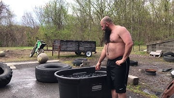 How do you prepare for an ice bath?