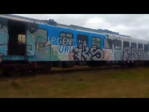 El tren binacional "De los Pueblos Libres", arruinado
