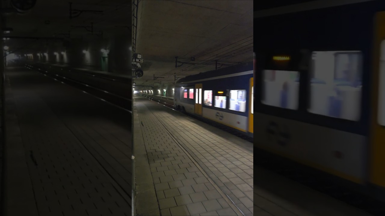 NS FLIRT3 2213+2225 (Tilburg Uni, rit 6444) kruist 2227+22215 (Weert, rit 6439) bij spoortunnel Best