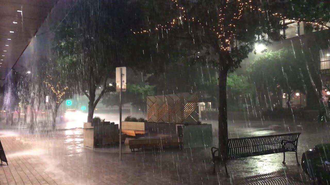 Heavy rain in downtown Austin May 16, 2020 - YouTube