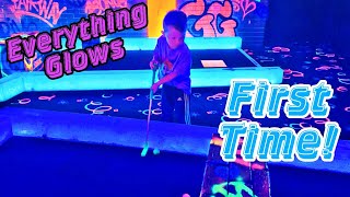 We tried Neon Golf at Glow In One, Watford!