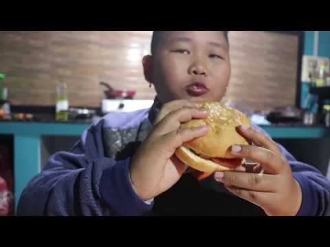 abunao-preparing-π-burger-|-ate-all-???-|-assisted-by-che-bembem-|-camera-tamoyai