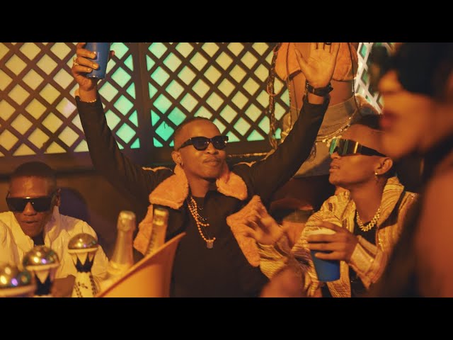 Ntate Stunna & Makhadzi - Thula Mabota (Official Music Video) ft DeejayZaca & Scutum class=