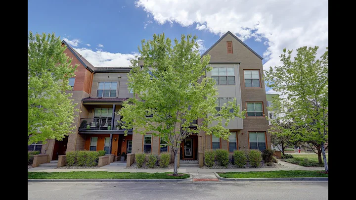 Robin Bunnell presents 6956 W. Virginia Place Lake...