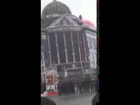 Video: Аскоттогу падышалык ат чабыш - адаттан тыш калпактардын парады