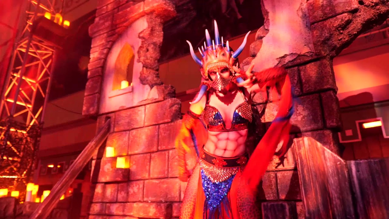 Halloween Horror Nights Orlando 2021 | Scare Zone Stroll | 30 Years 30 Fears