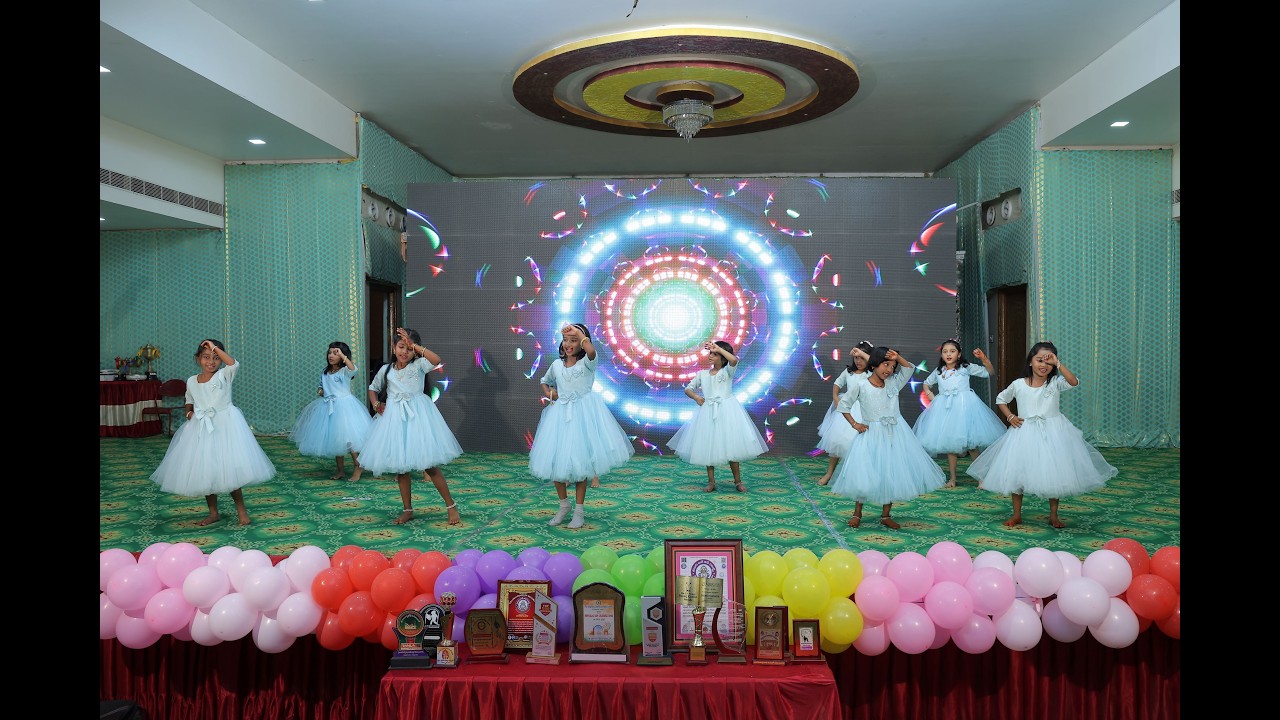 DANCE PERFORMANCE BY I CLASS GIRLS