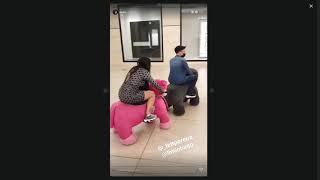 Lett E Liminha Alastrando No Shopping Enquanto O Gau Filma