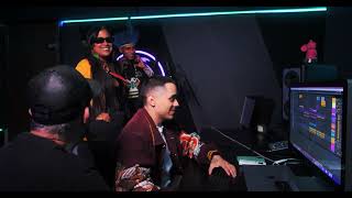 Смотреть клип Tropkillaz, Different J (Ft. Kaê Guajajara & Owerá) - Kurumi Kaluana