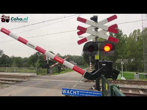 Spoorwegovergang Culemborg ??4K?? //Dutch railroad crossing