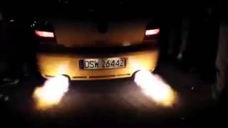 Golf R32 - exhaust sound battle