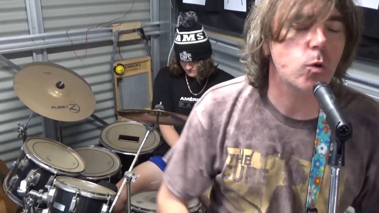 Big Carrot - Virtual Girlfriend (MUSIC VIDEO)