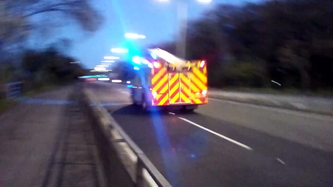 Royal Berkshire Fire and Rescue Service responding to an incident in Swindon