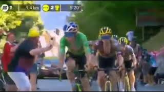Laurent Jalabert CLASH un SPECTATEUR GROS durant le Tour De France ! - (il y arrive pas)
