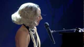 Lady Gaga - The Edge of Glory (Live at Children in Need) Resimi