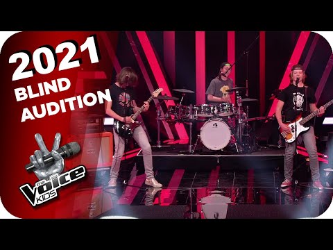 Ramones - Blitzkrieg Bop (Batteries of Rock) | The Voice Kids 2021 | Blind Auditions