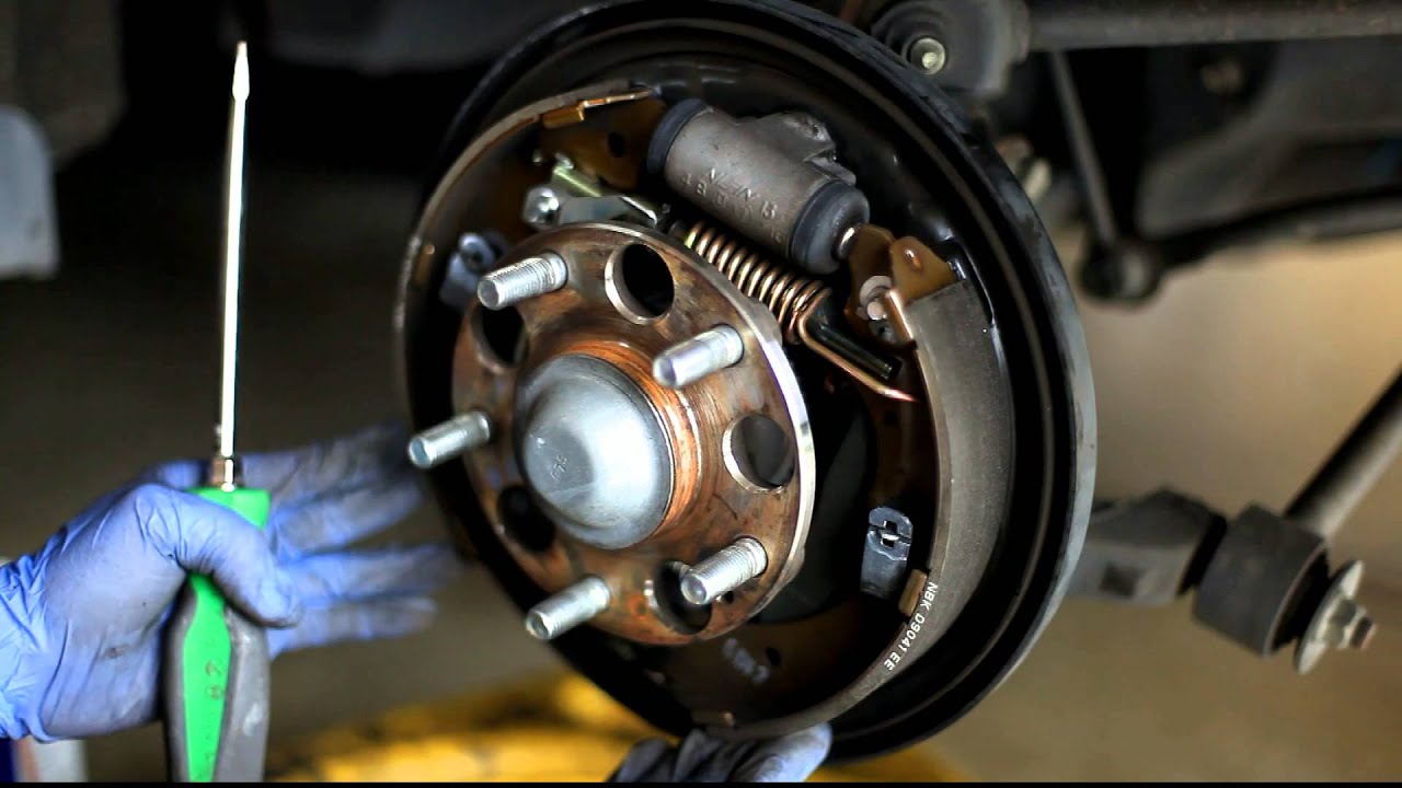 2003-2007 Honda Accord Brake drums clean and adjust - YouTube