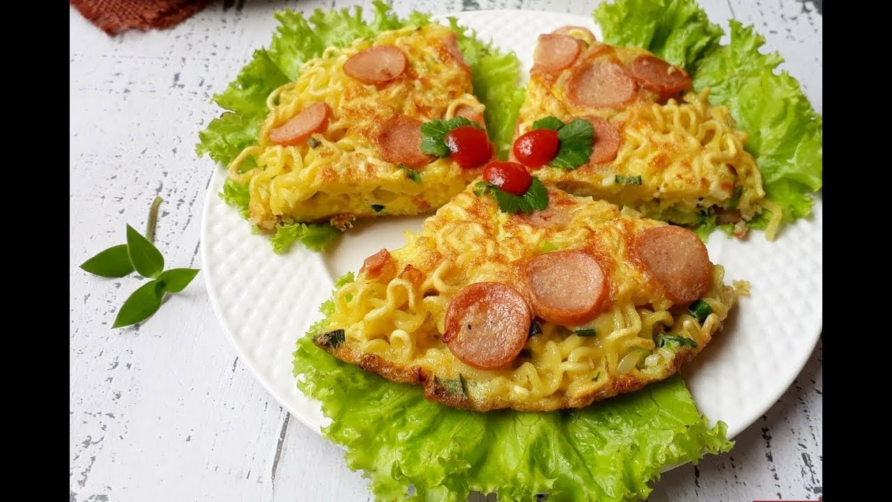 How To Make An Omelette Noodle (Cara Membuat Omelet Mie) 