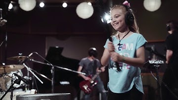 Teenagers Record "Devil in I" by Slipknot / O