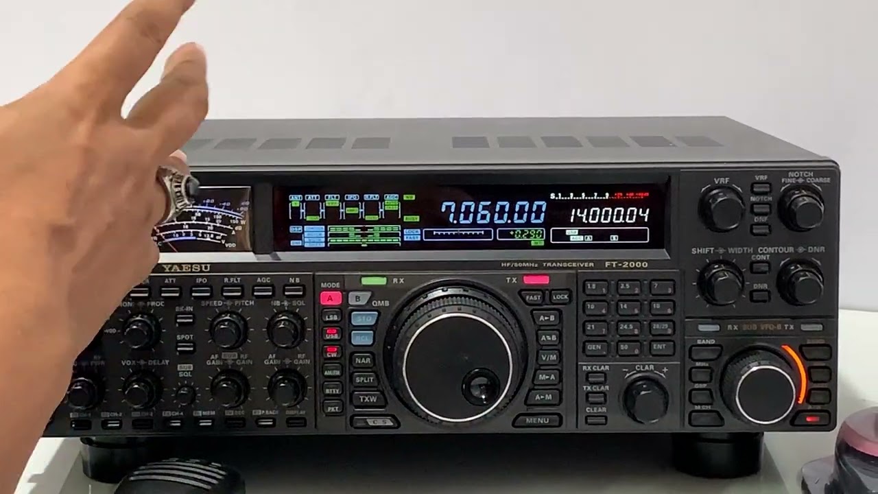Yaesu FT-2000 100W HF/50MHz Transceiver - YouTube