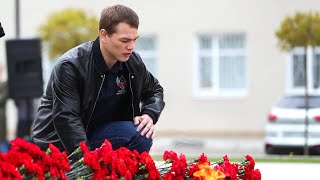 Возложение цветов к Вечному огню в Серпухове