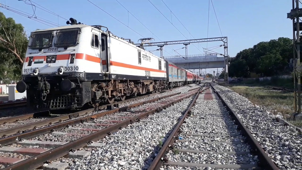 Route Diverted 12357 Durgiyana Exp Departing From Karnal With Hwh Wap 7 ...