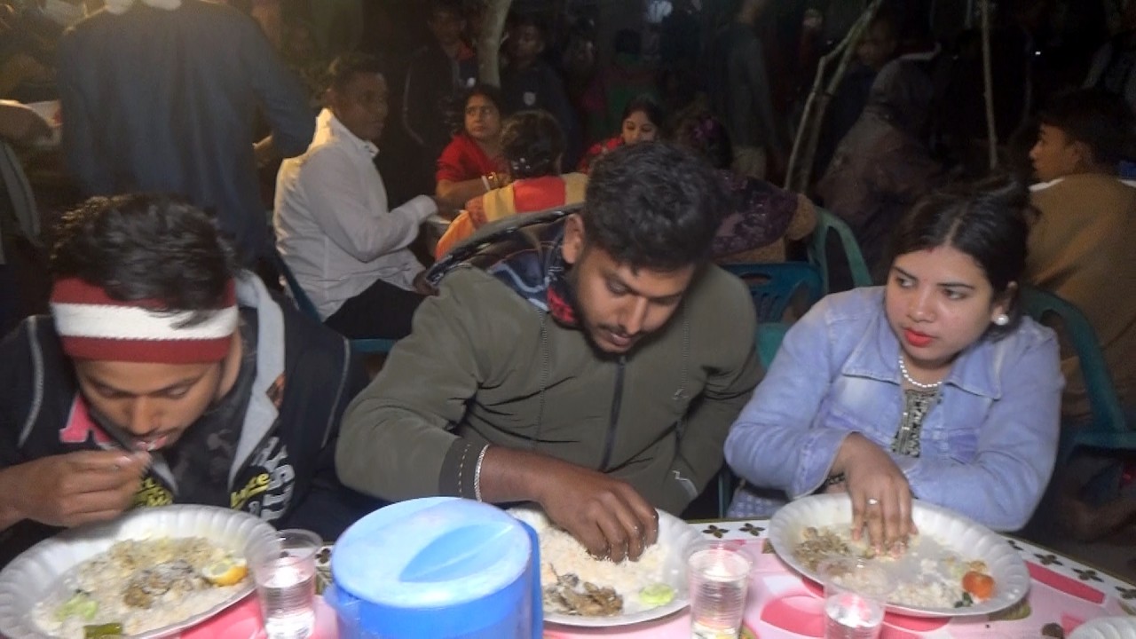 গ্রামের বিয়ে বাড়ির খাওয়া-দাওয়ার অনুষ্ঠান। বিয়ে বাড়ির খাওয়া দাওয়া। biye barir khawa dawa 05