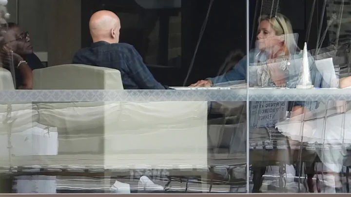 Randy Jackson and Jane Krakowski have a tense meet...