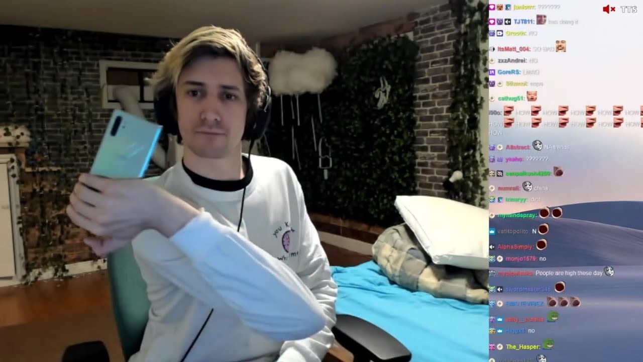 xQc fails the easiest TikTok Challenge ever