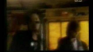 Video voorbeeld van "Gyllene Tider - Småstad (video, 1989)"