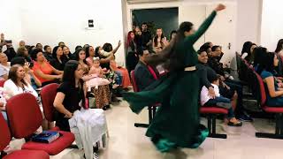 Cantando Na Guerra Amanda Andrade- Dançando Com Deus.