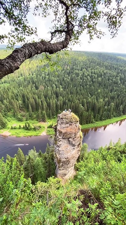 🗺Россия 🇷🇺, Пермский край.Чёртов Палец — скала-останец на реке Усьва в ...