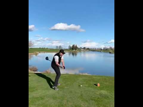Video: Vai svērtā golfa nūjas šūpošana palīdz?