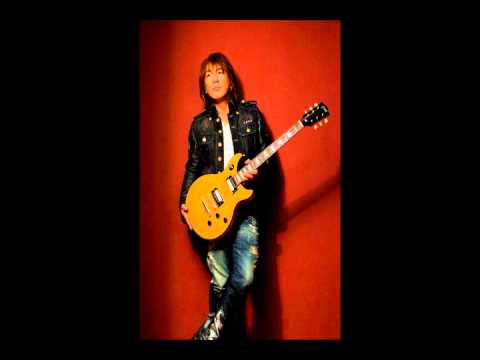 B'z 松本孝弘 高校時代は三度の飯よりギターの練習だった。