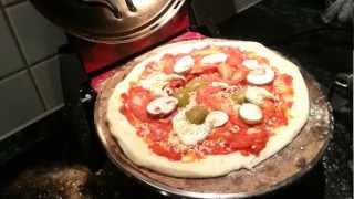 Pizza backen zuhause, pizzaofen delizia ferrari rezepte findet ihr in
meinem ersten video: http://www./watch?v=temrq9yo6zc&feature=plcp
musik stam...