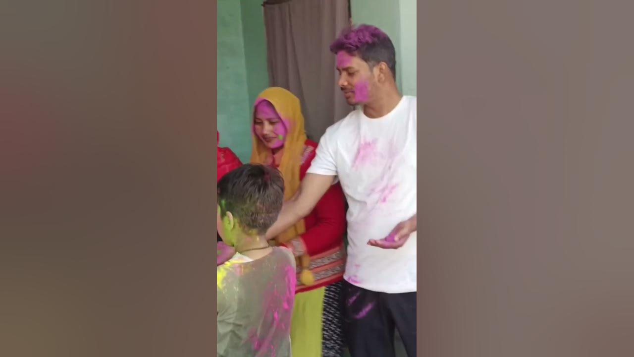 holi ke din dil khil jate hai