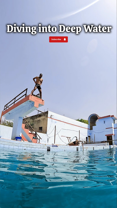 Diving into Clear Deep Water 🏊🏻 - Swimming Pool Video #swimming #dive #deepwater