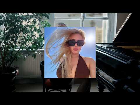 DEAD BLONDE -