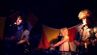 Shout Out Louds - You Are Dreaming (live)