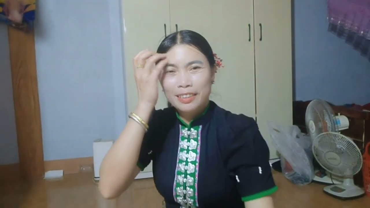 (HÁT THÁI) Chị Lò Tiêng hát Tạm biệt năm cũ chào mừng năm mới đến bình an mời mọi người đón xem 